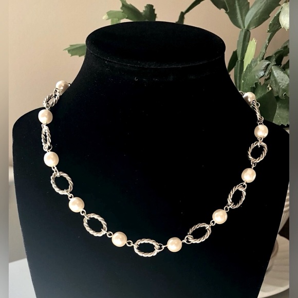 Seasons Fashion Silver Tone w/Faux Pearls Necklace - Picture 5 of 7